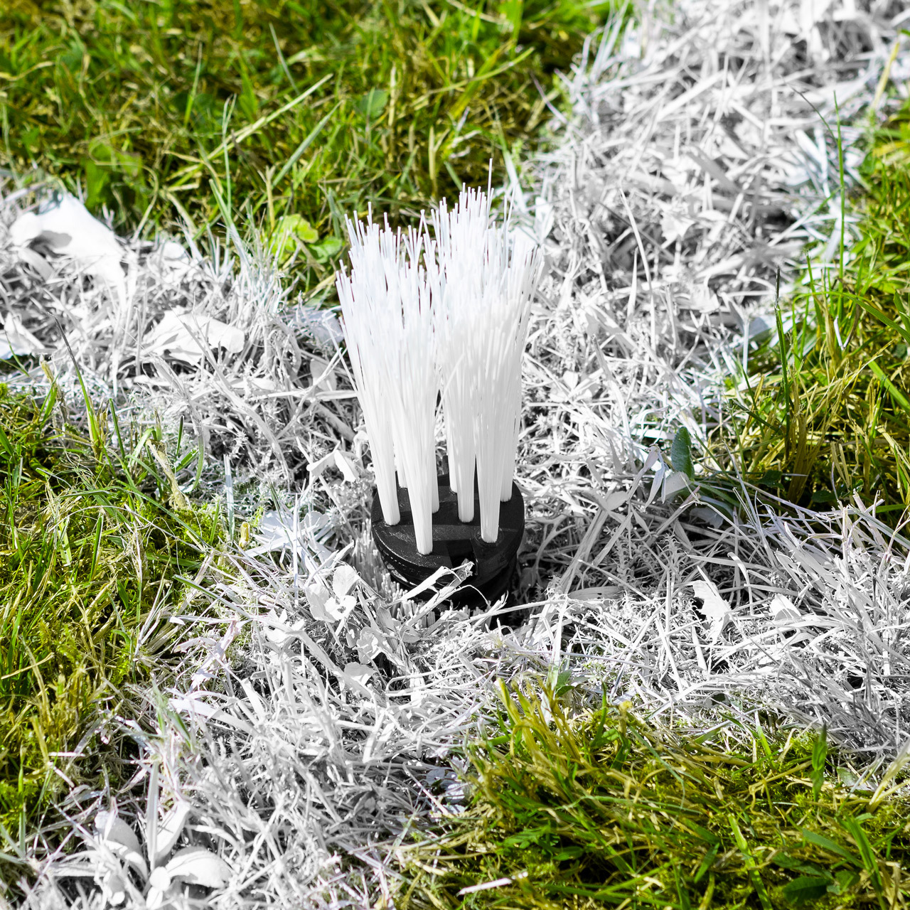 STADIUMMAX GRASS MARKING TUFTS/CARROTS [PACK OF 25] [Colour: White]